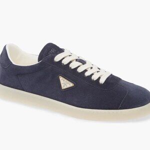 Prada Men’s Lane Triangle Logo Low Top Navy Suede Sneaker Italy New UK 9 1/2